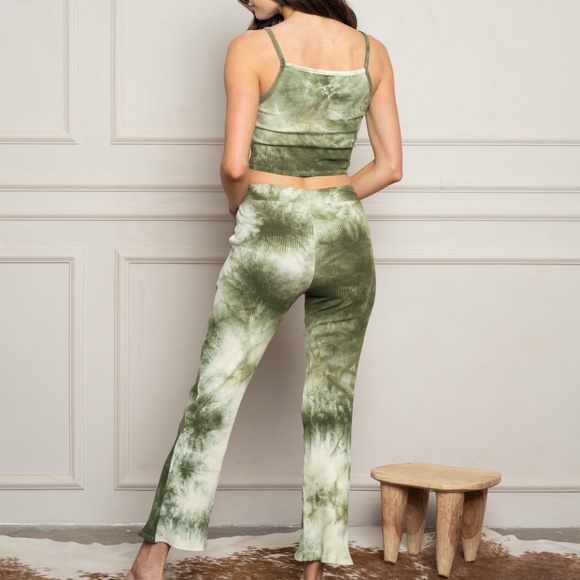 Tie Dye 2 piece set top & bottom - Picture 2 of 7